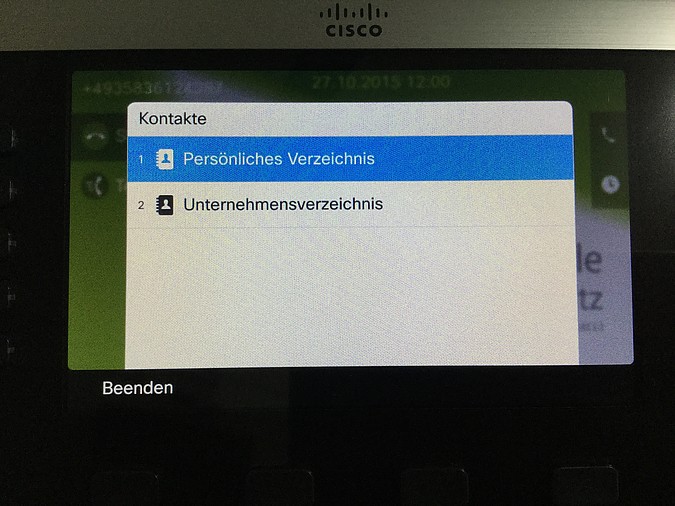 Bild eines Telefondisplays - mit geöffnetem Menü Kontakte
